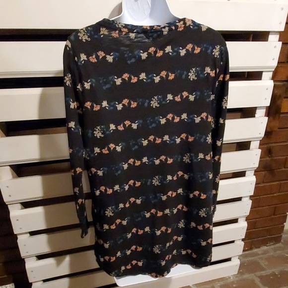 LUCKY BRAND long sleeve tshirt.      #443 - Picture 5 of 6